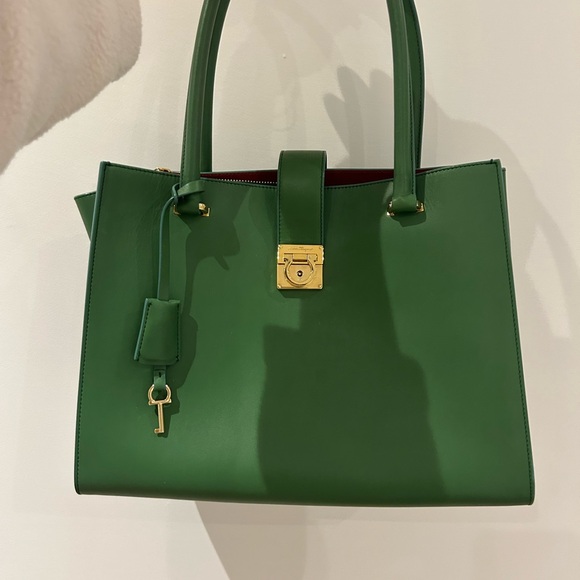 Like new - Picture 2 of 4